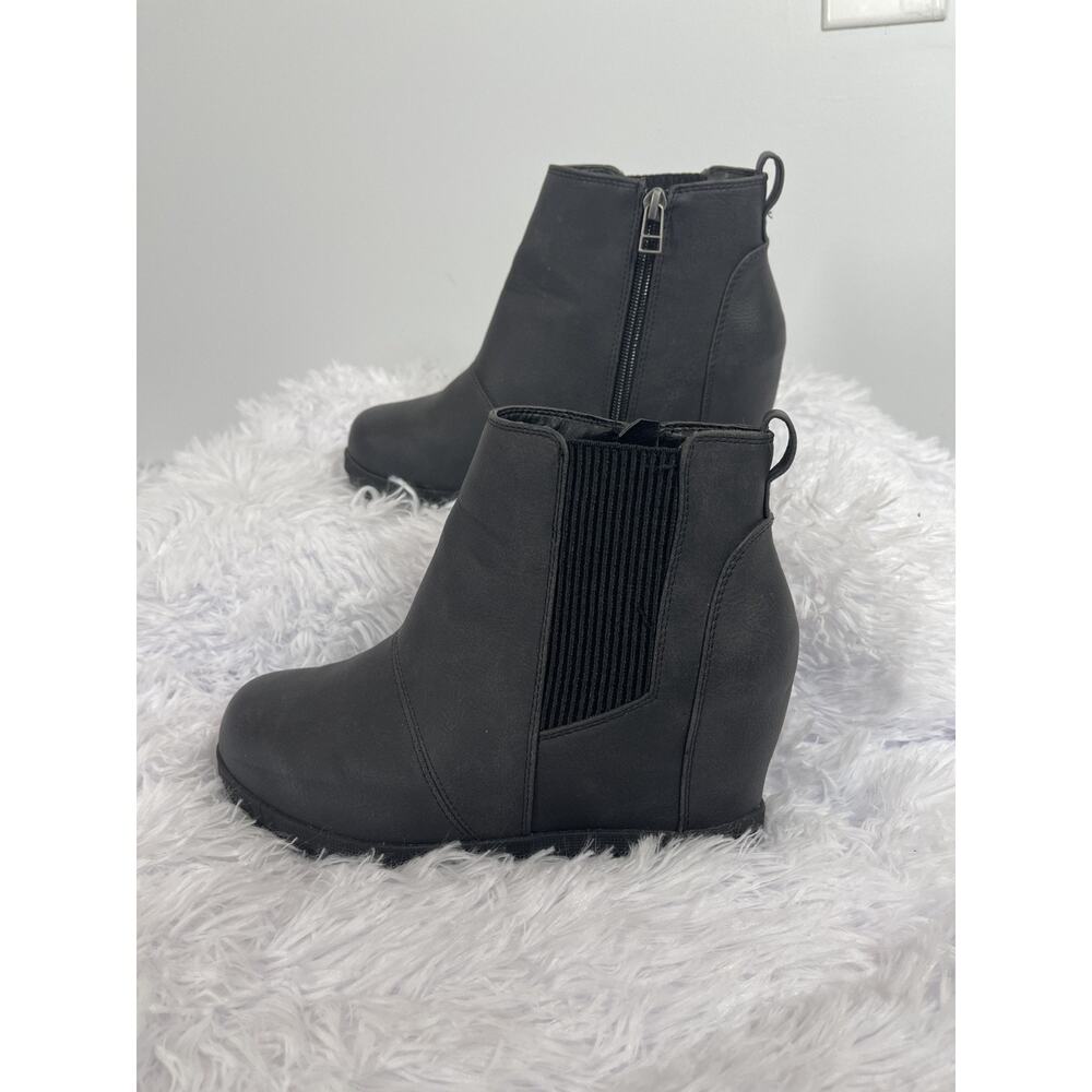 Time Tru Hidden Wedge Booties Womens 7 Black Faux Leather Edgy Minimalist Urban - Picture 2 of 7